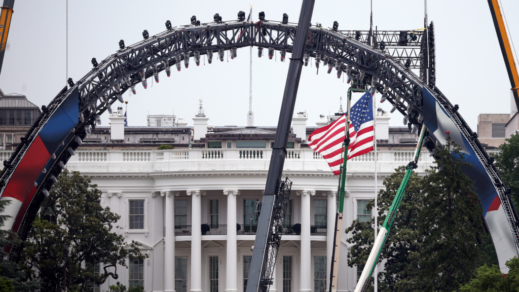 scaffolding arch over the White House